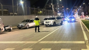 Alanya'da jandarmanın uygulamasında 11 araç trafikten men edildi