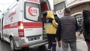 Alanya'da motosiklet ile otomobil çarpıştı:1 yaralı