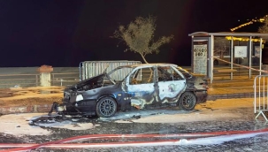 Alanya'da otomobil seyir halindeyken alev alarak yandı