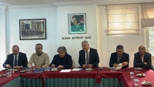 Alanya'da taksiciliğin yol haritasını belirlemek için toplandılar