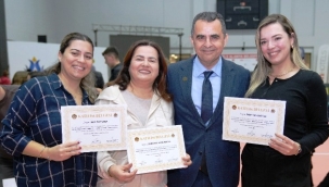 Alanya'da zeybek kurslarına katılanlara sertifikaları verildi