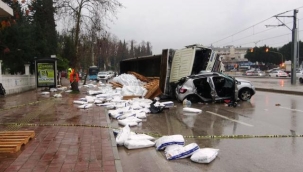 Gübre yüklü kamyonun genç kadını ölüme sürüklediği kaza kamerada