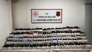 Jandarma 5 bin adet kaçak güneş gözlüğü ele geçirdi