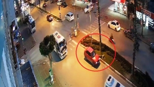 Yola fırlayan yayaya otomobil çarptı, metrelerce havaya savruldu