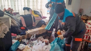 Alanya'da çöp eve belediye müdahale etti