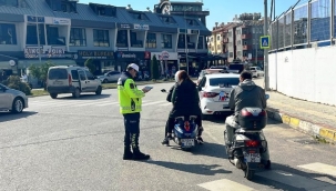 Alanya'da jandarma motosiklet sürücülerini affetmedi