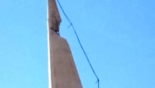 Alanya'da şimşek çarpan cami minaresinde hasar oluştu