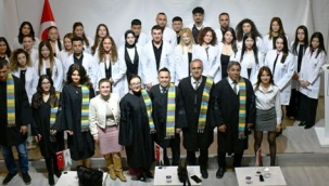 Alanya Üniversitesi Fizyoterapi ve Rehabilitasyon öğrencileri beyaz önlüklerini giydi