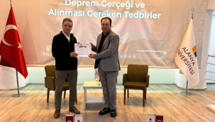Alanya Üniversitesi'nde 'Deprem Gerçeği ve Alınması Gereken Tedbirler' konuşuldu