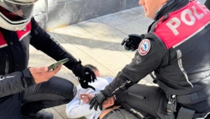 Çakmak istedi, 'yok' cevabı alınca bıçakladı