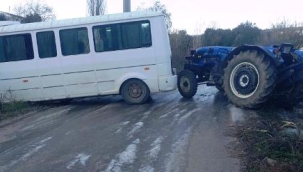 Gazipaşa'da okul servisi buzlu yolda kayınca korku dolu anlar yaşandı
