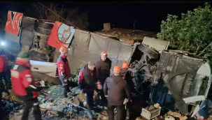 Gazipaşa ilçesinde Adıyaman'a gitmekte olan yolcu otobüsü şarampole devrildi. 