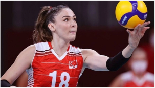 Milli voleybolcu Zehra Güneş, Vakıfbank'la sözleşmesini yeniledi