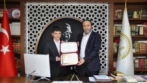 Alanya'da hafızlara belgelerini takdim eden Müftü İlhan'dan nasihat