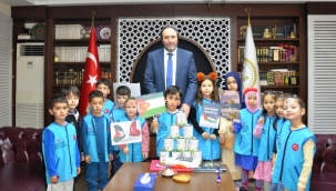 Alanya'da öğrenciler harçlıklarını Filistin için bağışladı