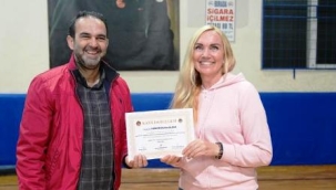 Alanya'da zeybek kurslarının ikinci dönemi sertifika töreniyle tamamlandı