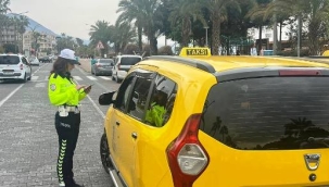 Alanya Emniyeti'nin taksi uygulamasında sürücülere ceza yağdı
