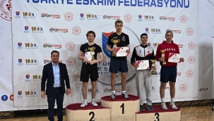 Alanyasporlu eskrimci Doruk Erolçevik Federasyon Kupası'nda şampiyon oldu