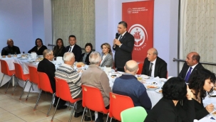Antalya Valisi Hulusi Şahin, Alanya'da  huzurevi sakinleriyle iftarda buluştu