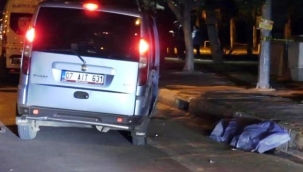 Halk otobüsüyle çarpışan araçtan yola fırlayan genç kız hayatını kaybetti