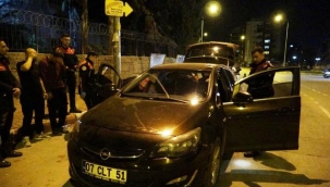 Polisin 'Dur' ihtarına uymayıp kaçan araçtan uyuşturucu çıktı