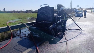 Seyir halindeki otomobilde yangın çıktı