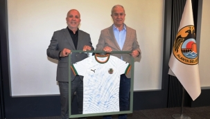 Alanyaspor Yönetim Kurulu'ndan Başkan Özçelik'e ziyaret