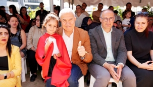 Başkan Özçelik miniklerin 23 nisan coşkusuna ortak oldu