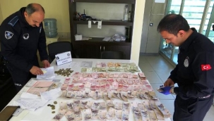 Emekli maaşı alan dilenci 4 saatte 2 bin 479 TL hasılat yaptı