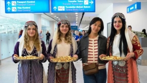 Yenilenen Antalya Havalimanı ilk yolcularını karşıladı