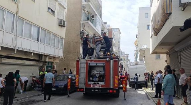 4 katlı binada yangın paniği: Mahsur kalanları itfaiye kurtardı