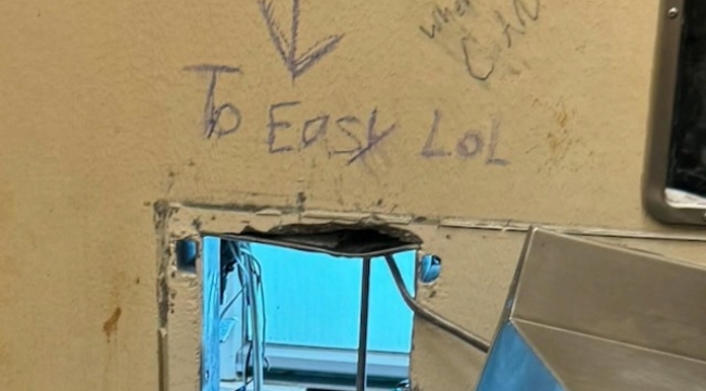 ABD'de hapishaneden 10 mahkum kaçtı: Kaçaklar duvara 'Çok Kolaydı' yazdı