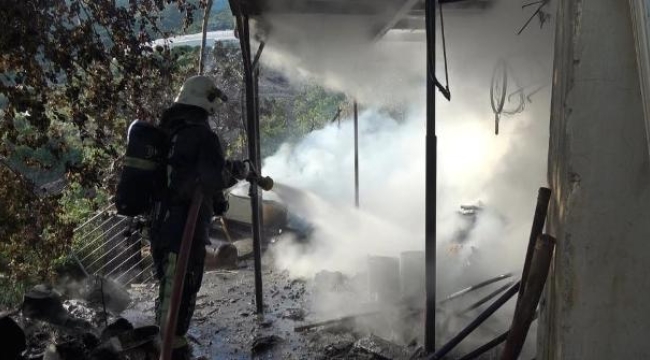 Alanya'da anız yangının sıçradığı daire küle döndü