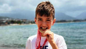 Alanya'da Deniz Baysal'dan Aquathlon zaferi 