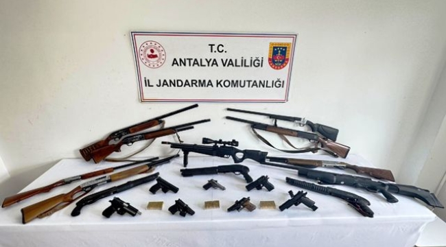 Alanya'da eş zamanlı silah ve mühimmat kaçakçılığı operasyonu: 3 tutuklama 