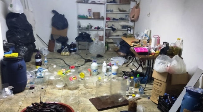 Alanya'da halk sağlığını tehdit eden ruhsatsız şalgam imalathanesi mühürlendi