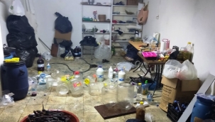 Alanya'da halk sağlığını tehdit eden ruhsatsız şalgam imalathanesi mühürlendi