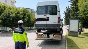 Alanya'da jandarmanın uygulamasında 30 araç trafikten men edildi