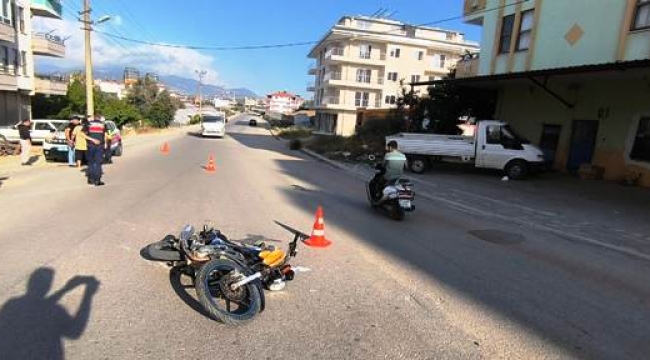 Alanya'da motosikletler çarpıştı: 1 yaralı