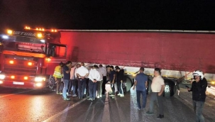 Alanya'da TIR sürücüsü kalp krizi geçirdi, yol trafiğe kapandı