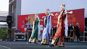 Alanya'da Uluslararası Halk Dansları ve Müzik Festivali coşkusu