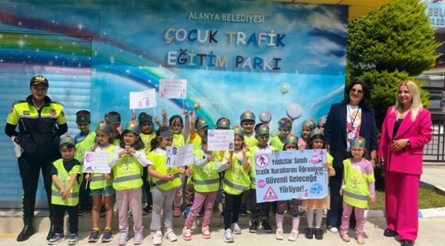 Alanya'da yarının büyükleri trafiği öğrendi