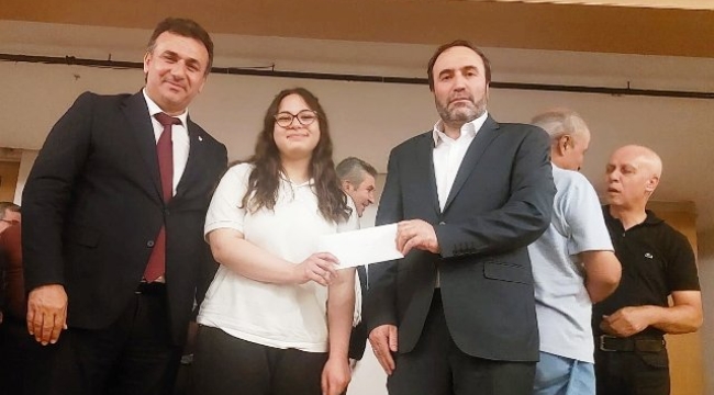 Alanya'da yarışmada birinci olan öğrenci hediyesini Gazzeli çocuklara bağışladı