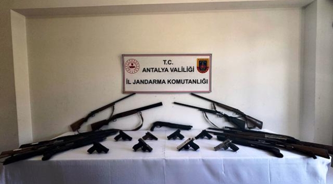 Alanya'da yasa dışı silah ve mühimmat operasyonu:  2 tutuklama 