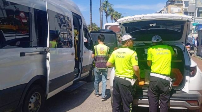 Alanya Emniyeti'nden kurallara uymayan sürücülere ceza yağdı