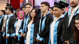 Alanya Üniversitesi 7. dönem mezunlarını törenle uğurladı