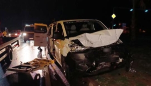 Alanya yolunda 2 tur aracı çarpıştı: 6 yaralı