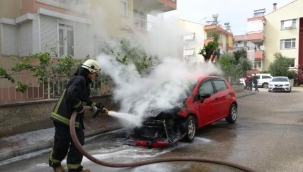 Alev alev yanan otomobili çekti,  'İçim yanar gibi yanıyor' dedi