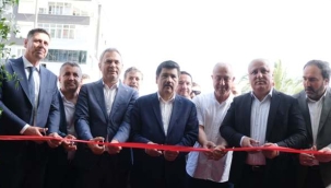 Alanya'da Ataberk Group'un yeni mağazası ve ofisinin açılışına yoğun ilgi