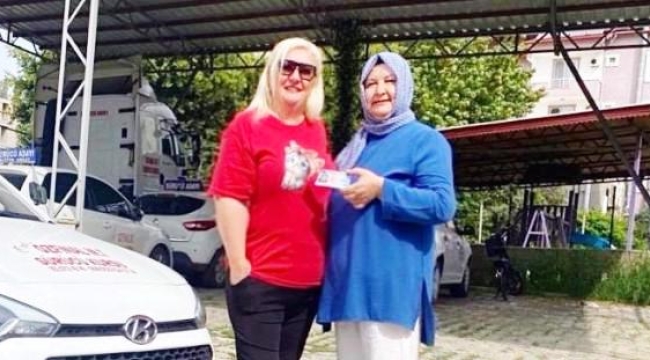 Azmiyle 56 yaşında ehliyeti aldı